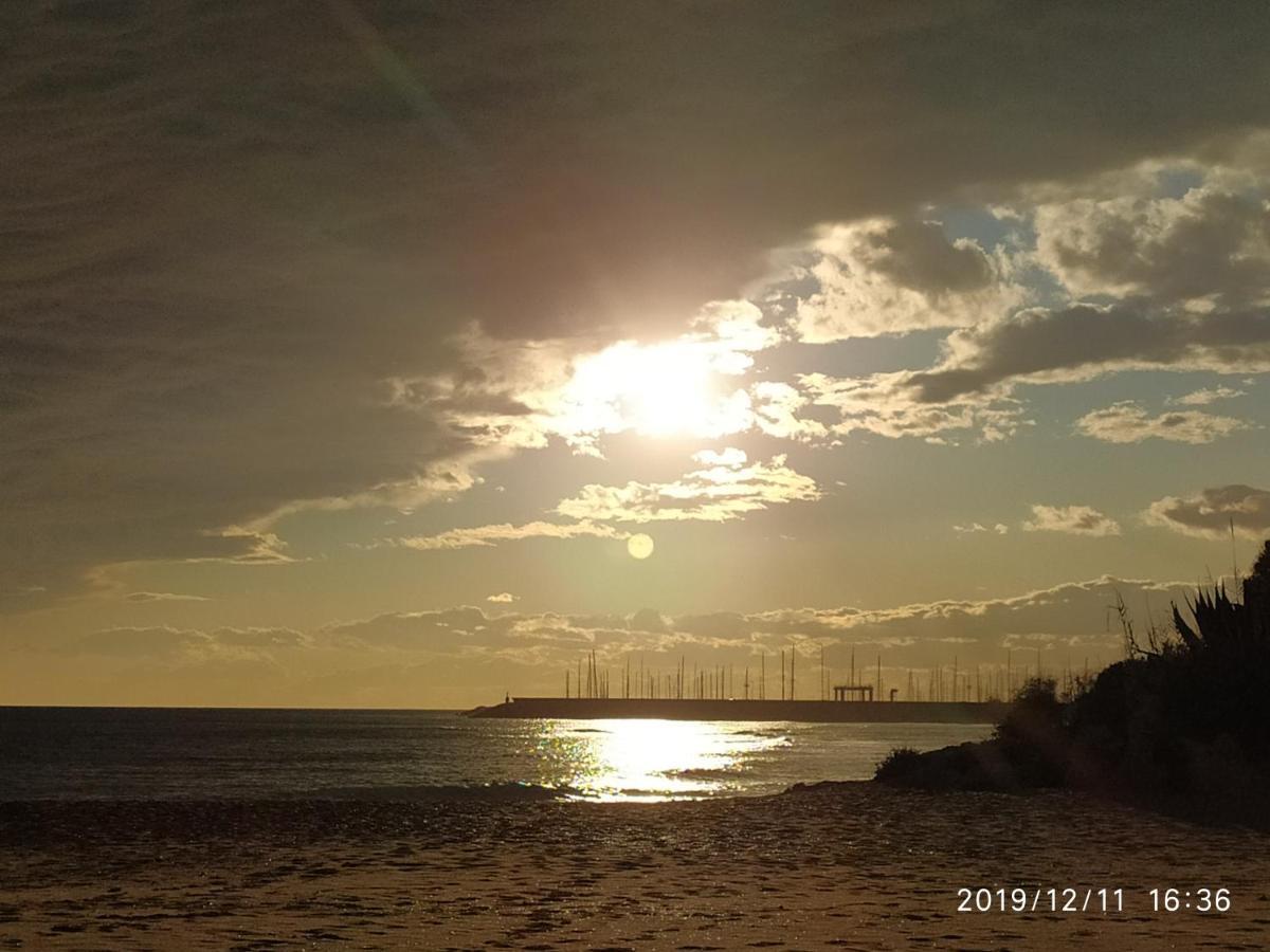 Encantador Apartamento Frente A La Playa De Bara Roda de Bará Exteriör bild